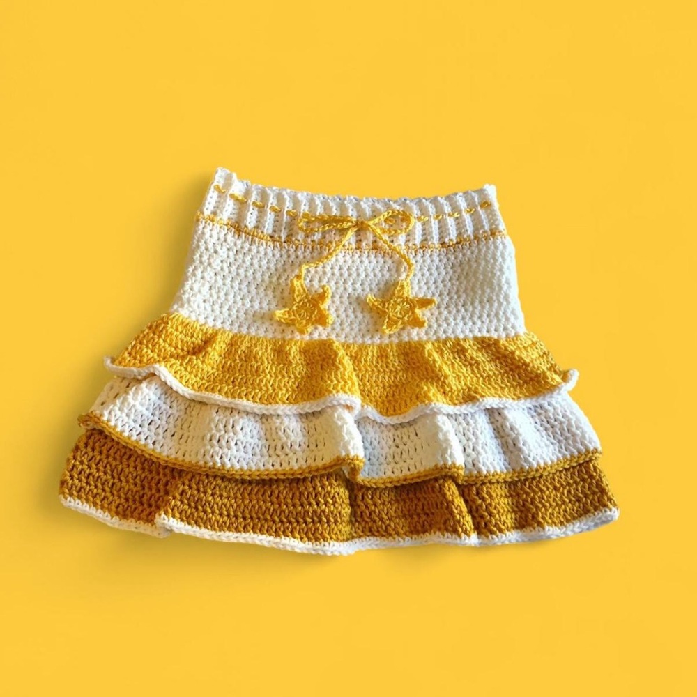 crochet white and yellow ruffle skirt with star drawstring HANDMADE